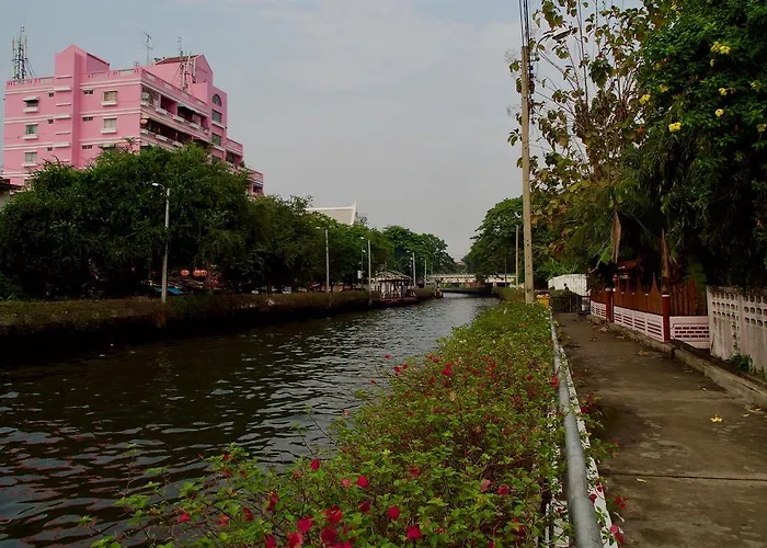 Studio 12 Floor Close To Mrt In Hua Mak Bangkok